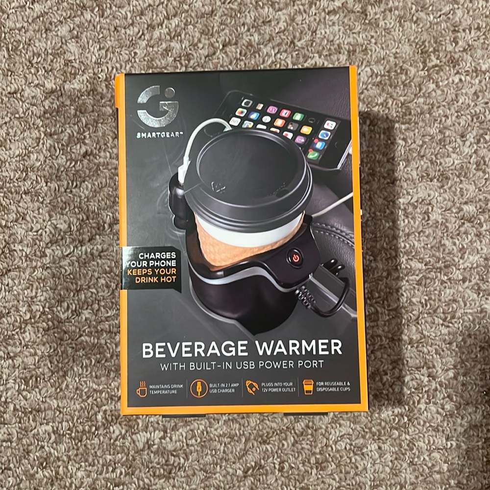 NWT. Smart Gear beverage warmer with built in USB built in power port.
